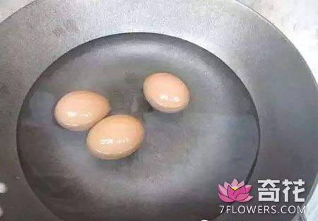 煮鸡蛋水浇花